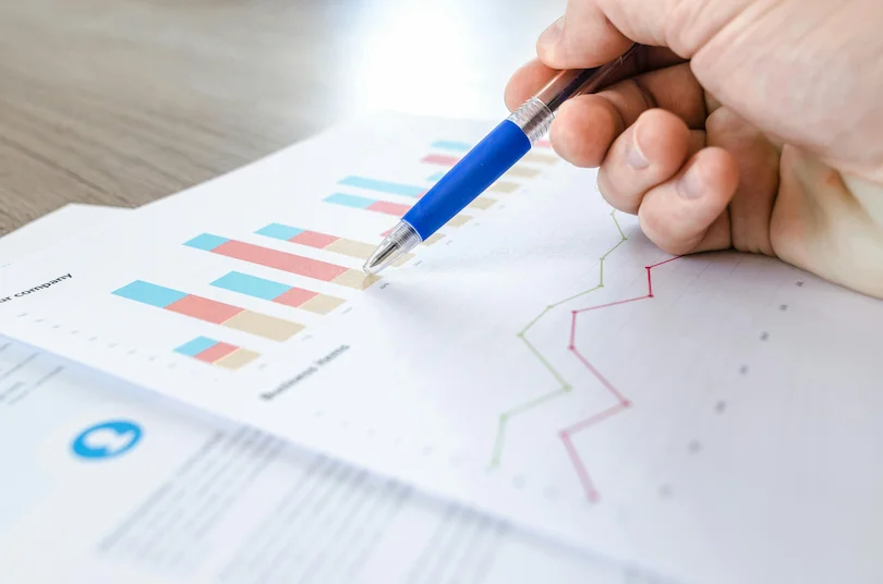 Fixe ou Indexé : Le Guide Ultime pour Choisir le Meilleur Tarif Énergétique pour Votre Entreprise en 2025